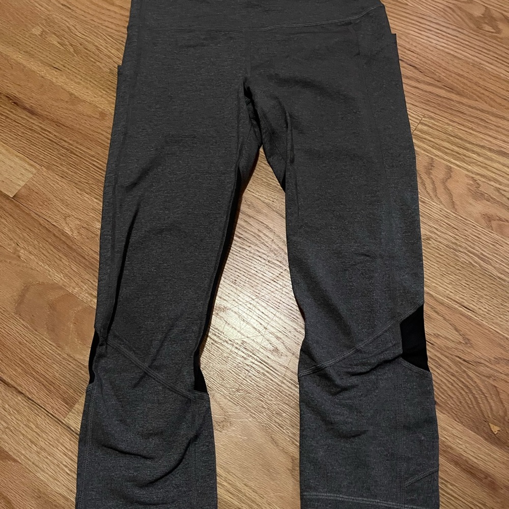 Lululemon - size 8. Align crop